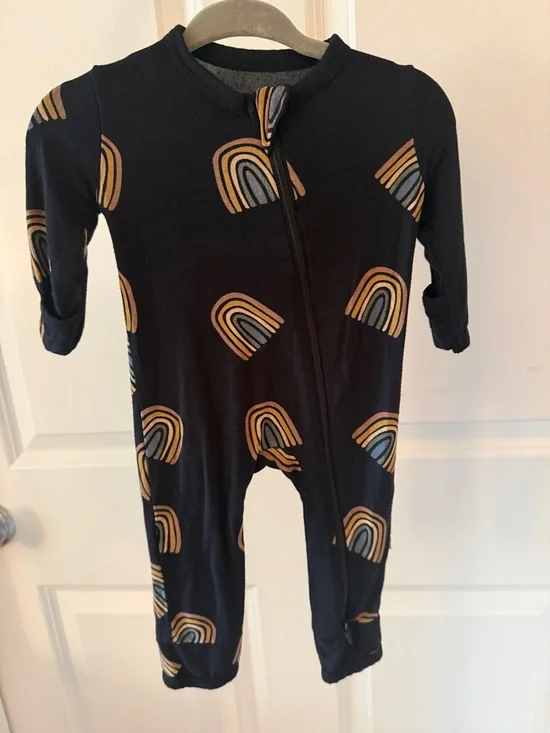 Kyte Baby Midnight Rainbow Footless Romper with convertible hands - Picture 1 of 2